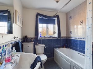 Family bathroom- click for photo gallery